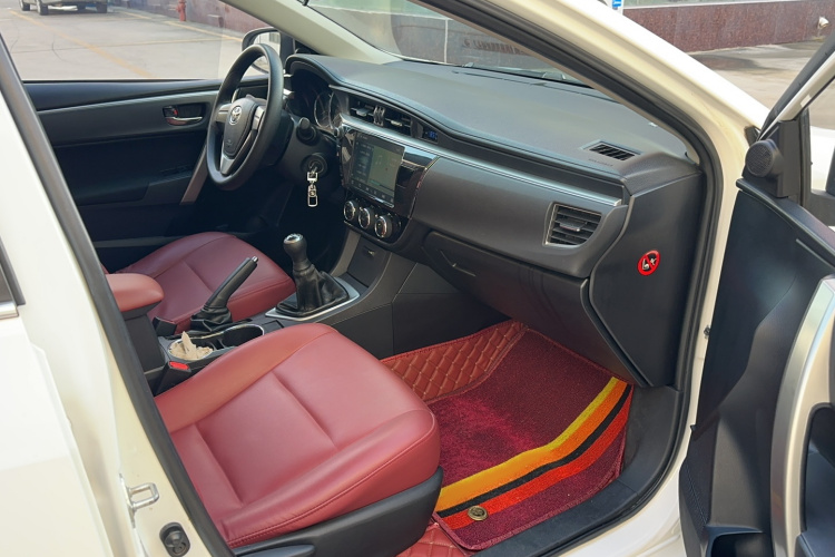 丰田 卡罗拉 2014款 1.6L 手动GL中控内饰7010