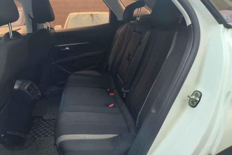 标致4008 2018款 350THP 舒适版中控内饰7004