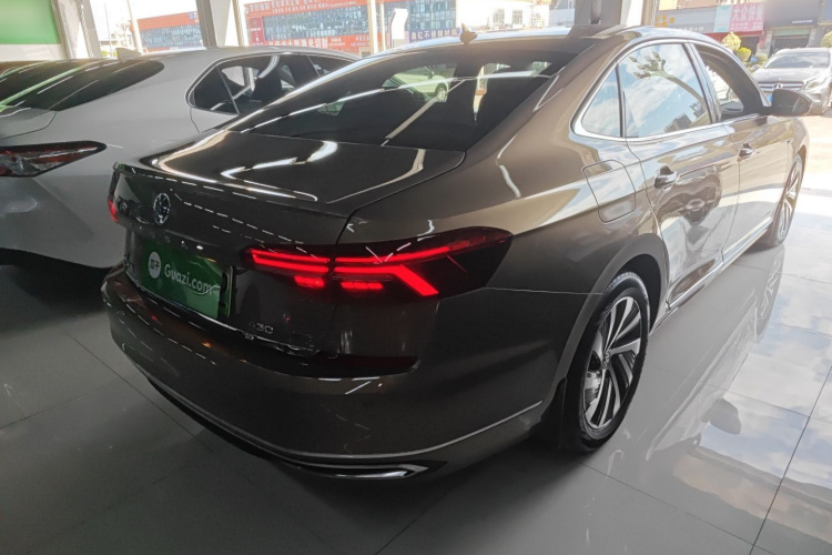 大众 帕萨特新能源 2019款 430PHEV 混动豪华版车身外观7