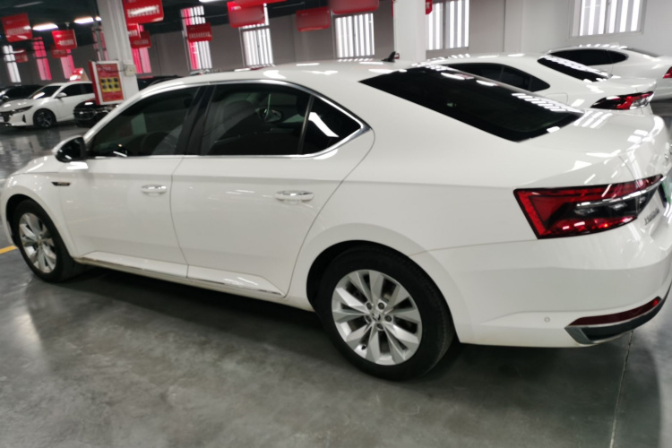 斯柯达 速派 2019款 改款 TSI330 DSG舒适版车身外观6003