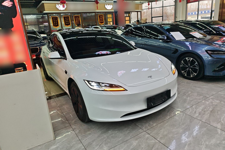 特斯拉 Model 3 2023款 后轮驱动版车身外观6002