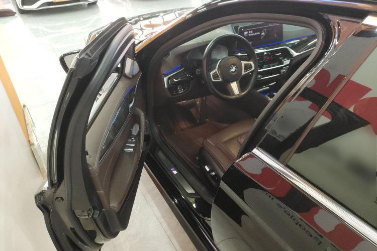 宝马5系 2021款 525Li M运动套装中控内饰20