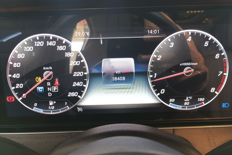 奔驰E级 2020款 E 300 L 运动时尚型局部细节14