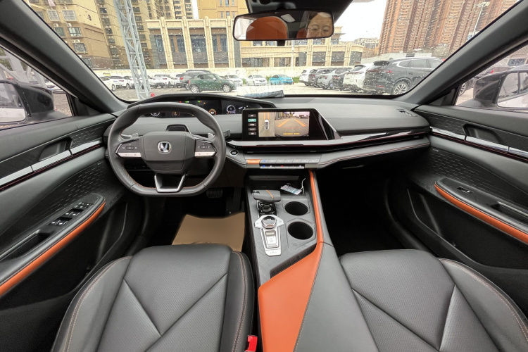 长安UNI-V 2022款 1.5T 智慧领航型中控内饰7001