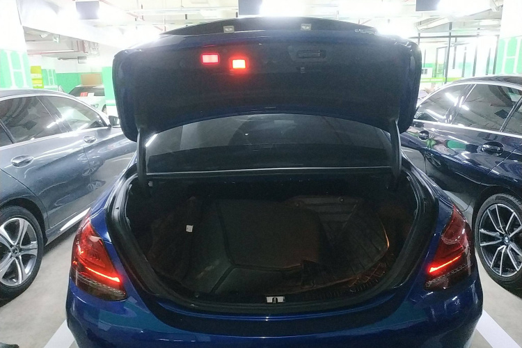 奔驰C级 2021款 C 260 L 运动版中控内饰23