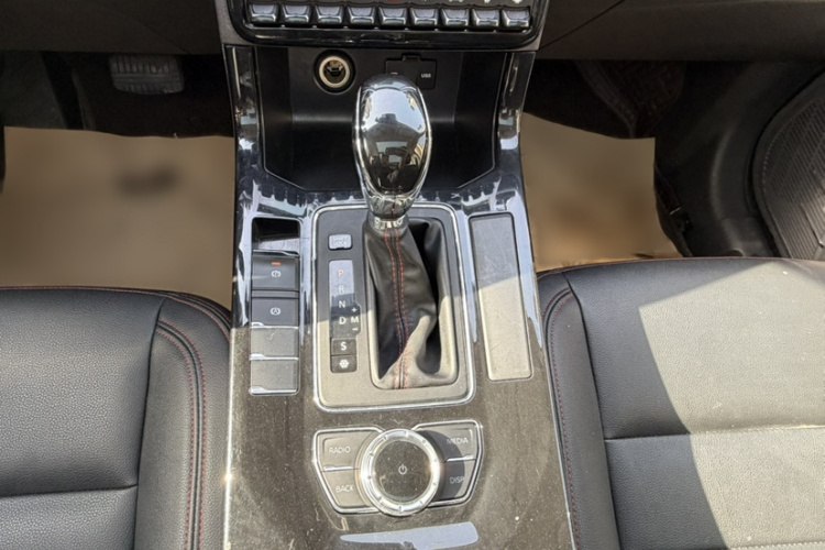 北汽昌河Q7 2018款 1.5T CVT精英型中控内饰7008