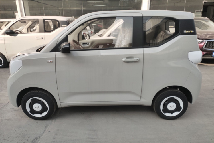 五菱汽车 宏光MINIEV 2024款 第三代 215km 青春版车身外观4