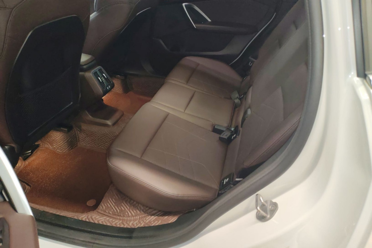 宝马X1 2024款 sDrive25Li X设计套装中控内饰21