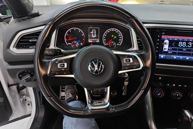 大众 T-ROC探歌 2019款 230TSI DSG两驱R-Line中控内饰13