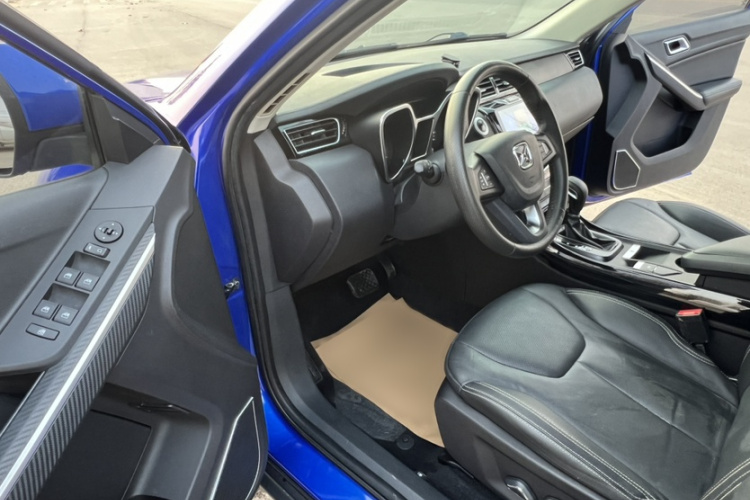 江铃 驭胜S330 2016款 1.5L GTDi 自动两驱尊贵版中控内饰7006