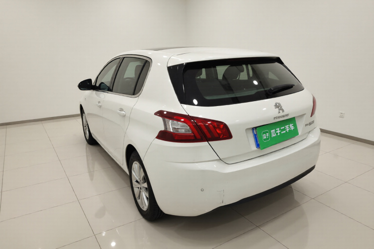 标致308S 2015款 1.2T 自动劲驰版车身外观5