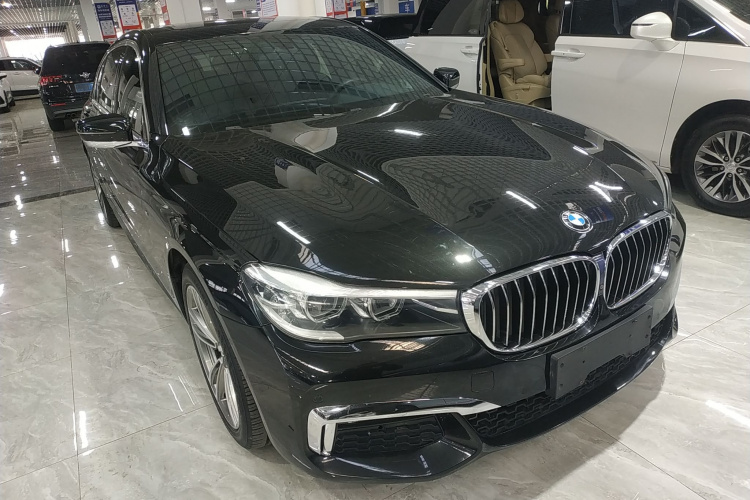 宝马7系 2018款 730Li 领先型 M运动套装车身外观3