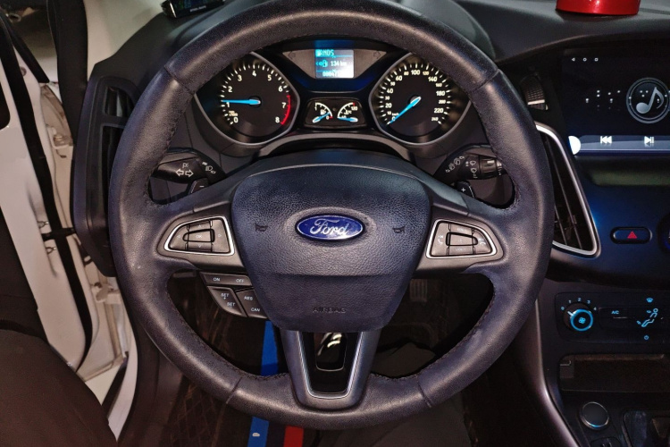 福特 福克斯 2017款 两厢 1.6L 自动舒适型智行版中控内饰13