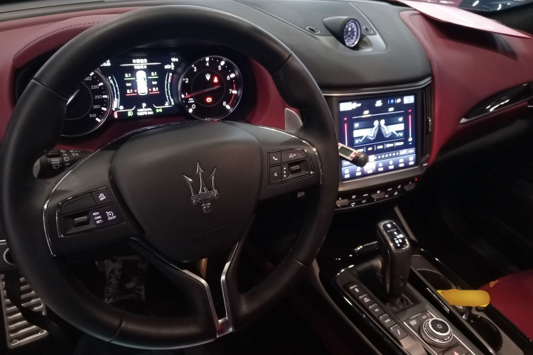 玛莎拉蒂 Levante 2022款 2.0T GT锋芒版中控内饰12