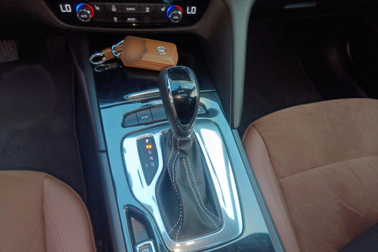 别克 君威 2017款 20T 精英型局部细节18