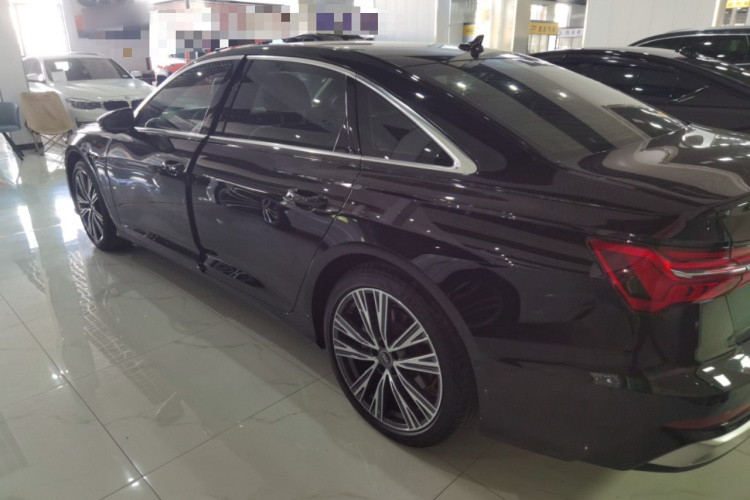 奥迪A6L 2024款 45 TFSI quattro 臻选动感型车身外观4