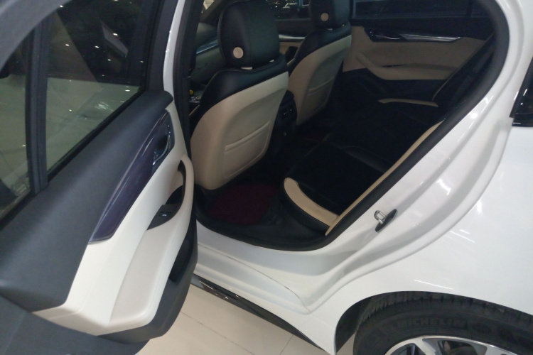 凯迪拉克CT5 2020款 28T 时尚运动型中控内饰7004