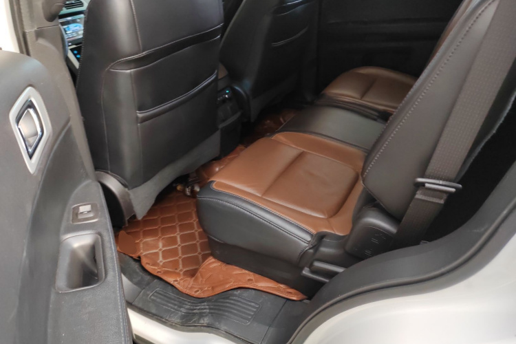 福特 探险者(进口) 2013款 3.5L 尊享型中控内饰21