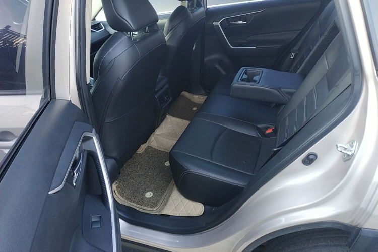 丰田 威兰达 2020款 2.0L CVT两驱豪华版中控内饰7004