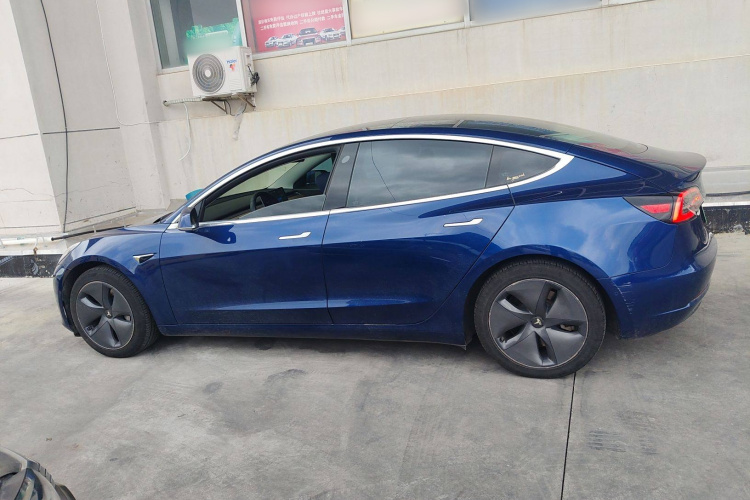 特斯拉 Model 3 2020款 改款 标准续航后驱升级版车身外观4