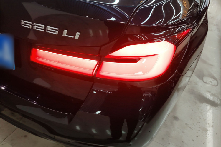 宝马5系 2022款 改款二 525Li M运动套装车身外观6006