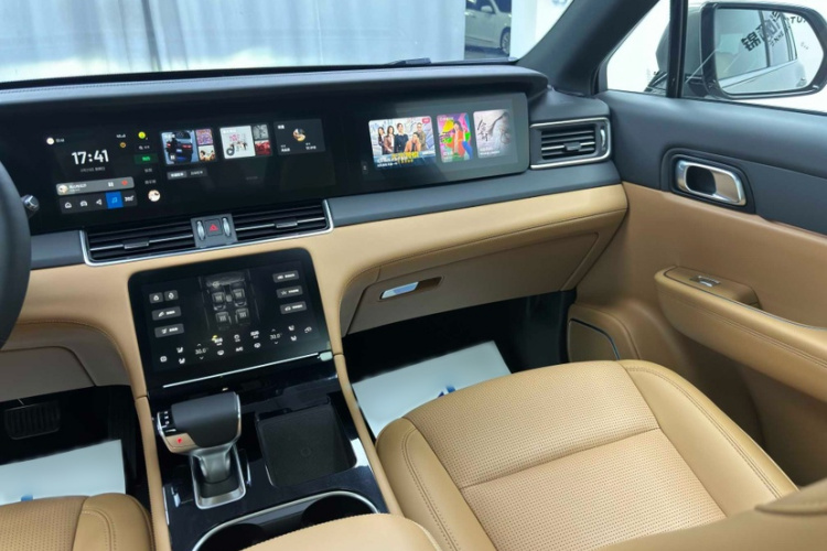 理想汽车 理想ONE 2021款 增程6座版中控内饰7008