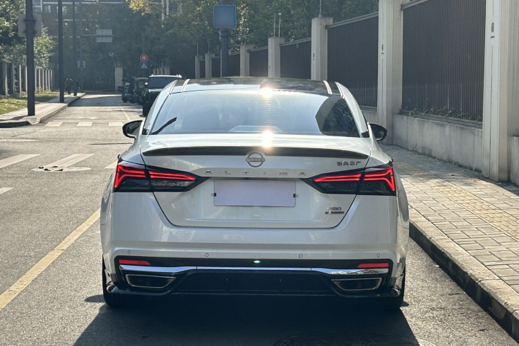 日产 天籁 2022款 2.0T XL 进享版车身外观6006