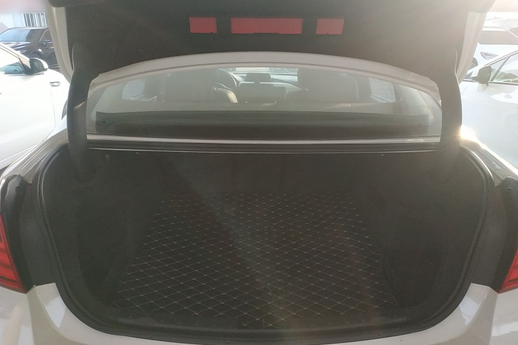 宝马3系 2015款 320i 时尚型局部细节23