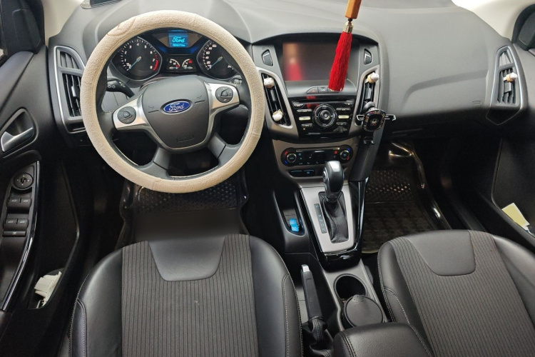 福特 福克斯 2012款 三厢 1.6L 自动风尚型中控内饰7002