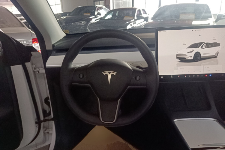特斯拉 Model Y 2022款 长续航全轮驱动版中控内饰13