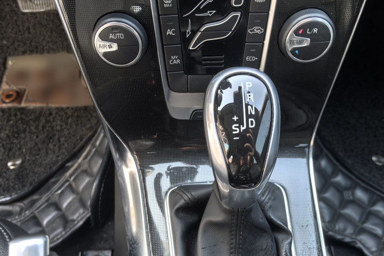 沃尔沃V40 2017款 T3 智逸版局部细节18