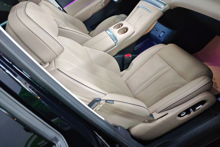 小鹏X9 2025款 740超长续航 Max局部细节41