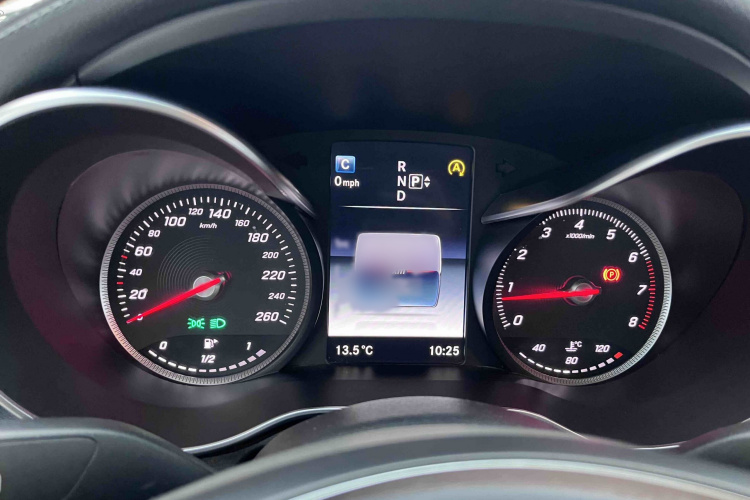 奔驰C级 2015款 改款 C 200 L 运动型中控内饰7009