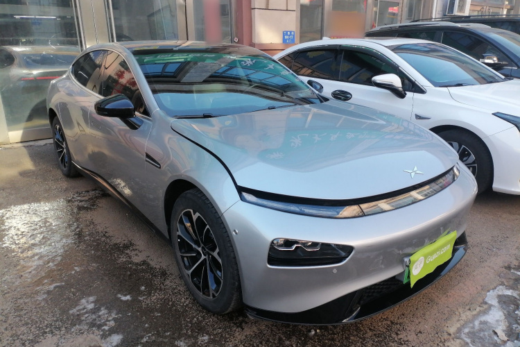 小鹏P7 2022款 586G车身外观3