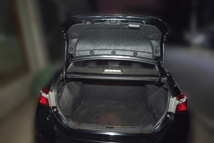 丰田 卡罗拉 2017款 1.2T CVT GL中控内饰23