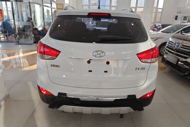 北京现代ix35 2015款 2.0L  手动两驱舒适型 国IV车身外观6