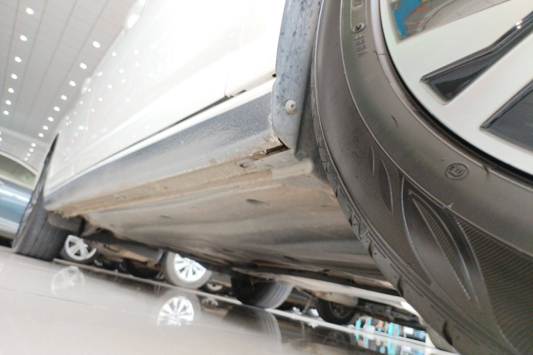 大众 速腾 2021款 200TSI 手动超越版机舱底盘29