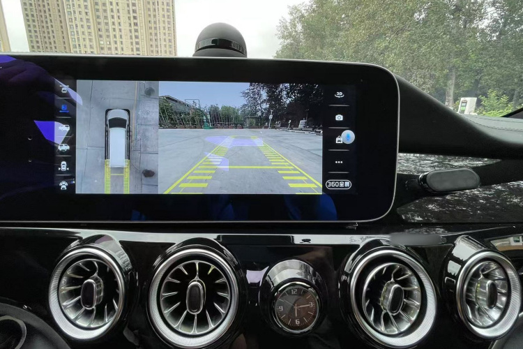 奔驰 威霆 2023款 2.0T 精英版 7座局部细节9001