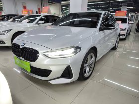 宝马1系 2021款 120i M运动曜夜版