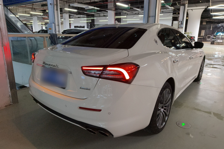 玛莎拉蒂 Ghibli 2023款 2.0T GT车身外观7