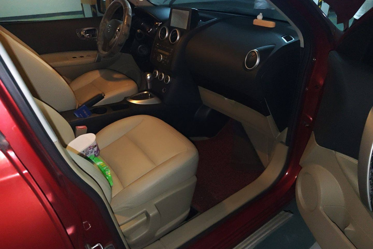 日产 逍客 2012款 2.0XV 雷 CVT 2WD局部细节9005