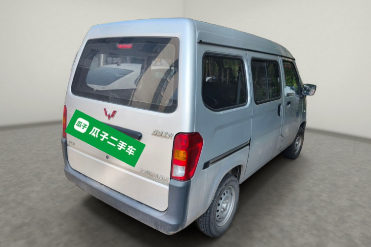 五菱汽车 五菱之光 2023款 1.5L 实用型 5/7座车身外观7