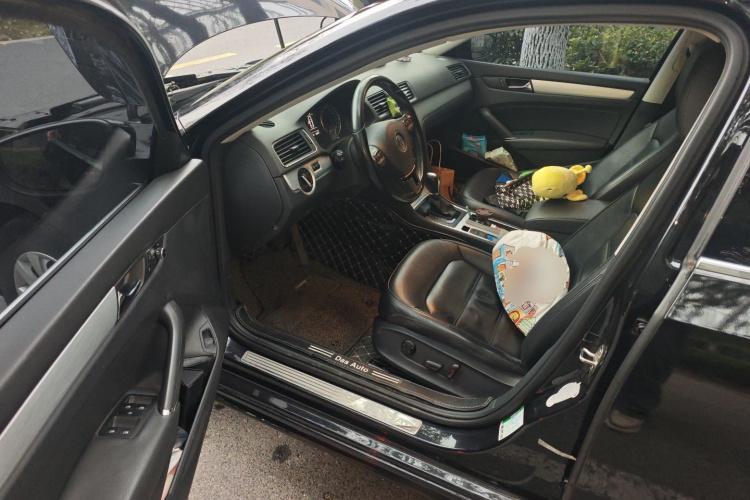 大众 帕萨特 2015款 1.8TSI DSG尊荣版中控内饰20