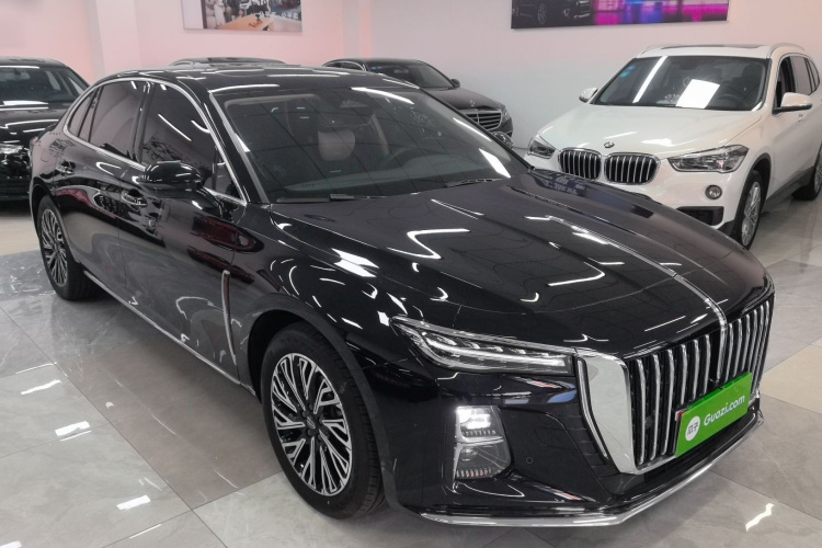 红旗H5 2024款 2.0T 自动智联旗畅版车身外观3