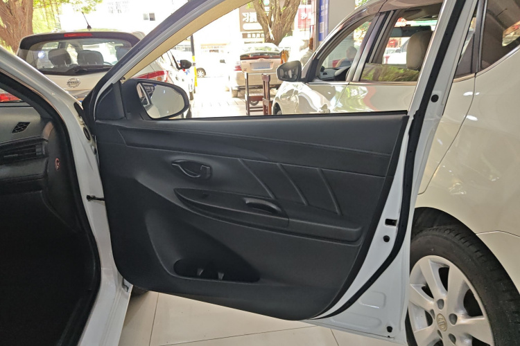 丰田 YARiS L 致享 2019款 1.5E CVT魅动版 国VI中控内饰42