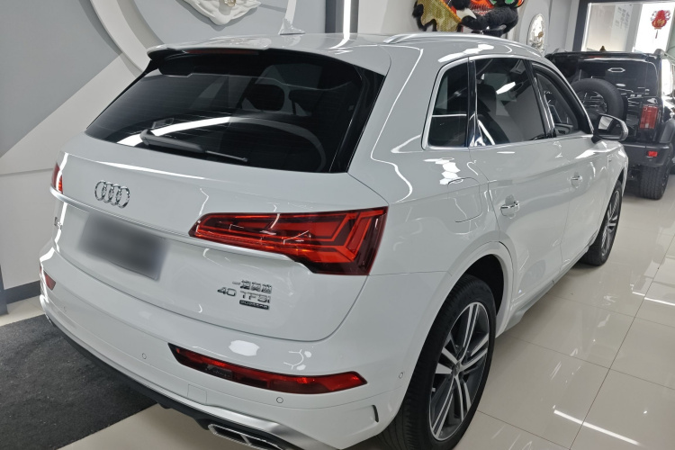 奥迪Q5L 2022款 改款 40T 豪华动感型车身外观7