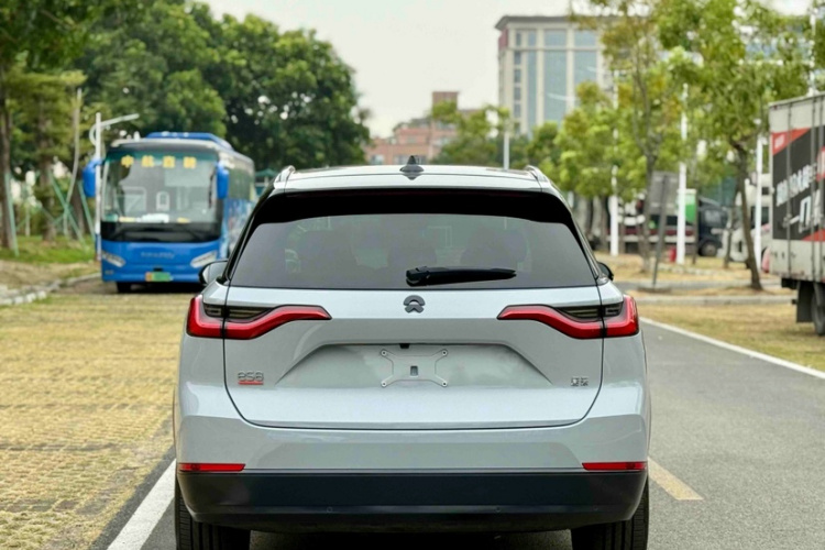 蔚来ES8 2020款 415KM 七座版车身外观6009