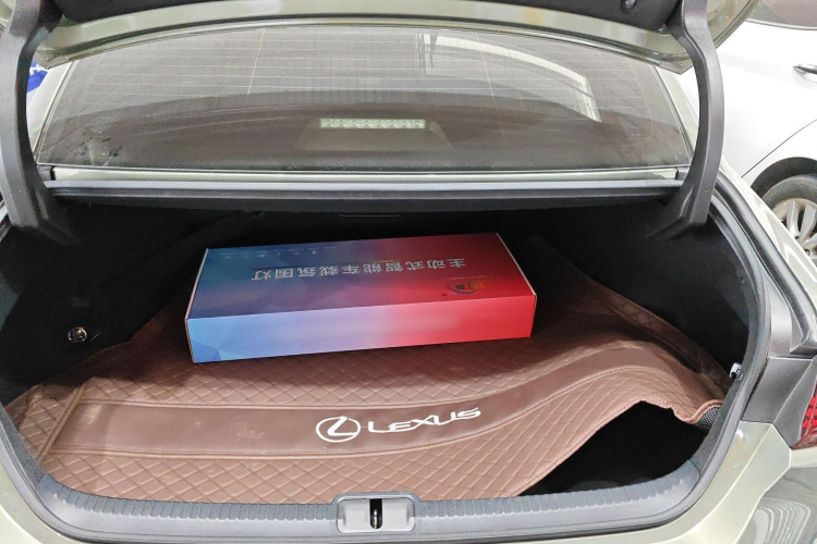 雷克萨斯ES 2024款 200 臻享版局部细节23