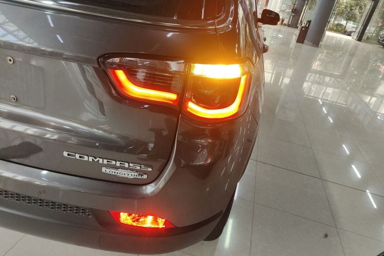 Jeep 指南者 2017款 200T 自动家享版车身外观9