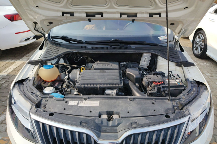 斯柯达 昕动 2019款 改款  1.5L 自动舒适版 国V机舱底盘24